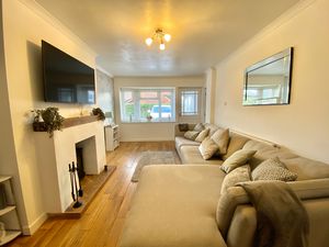 Lounge- click for photo gallery